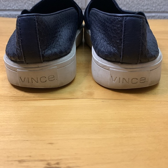 Vince Blair Navy Python Sneakers Women's 7/37.5 Slip On Round Toe Platform GUC - Picture 3 of 11